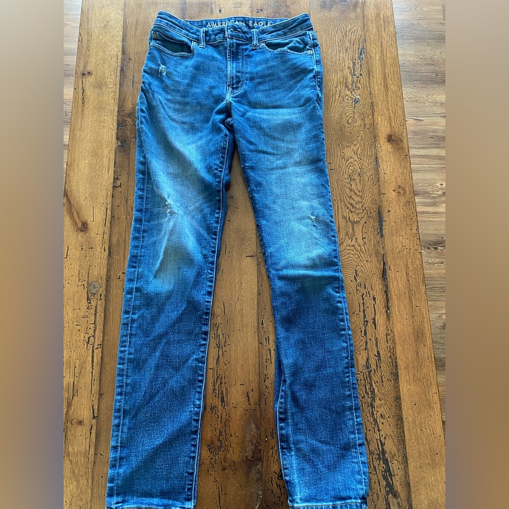 American Eagle men’s NE(X)T LEVEL AIRFLEX jeans 29x34 distressed